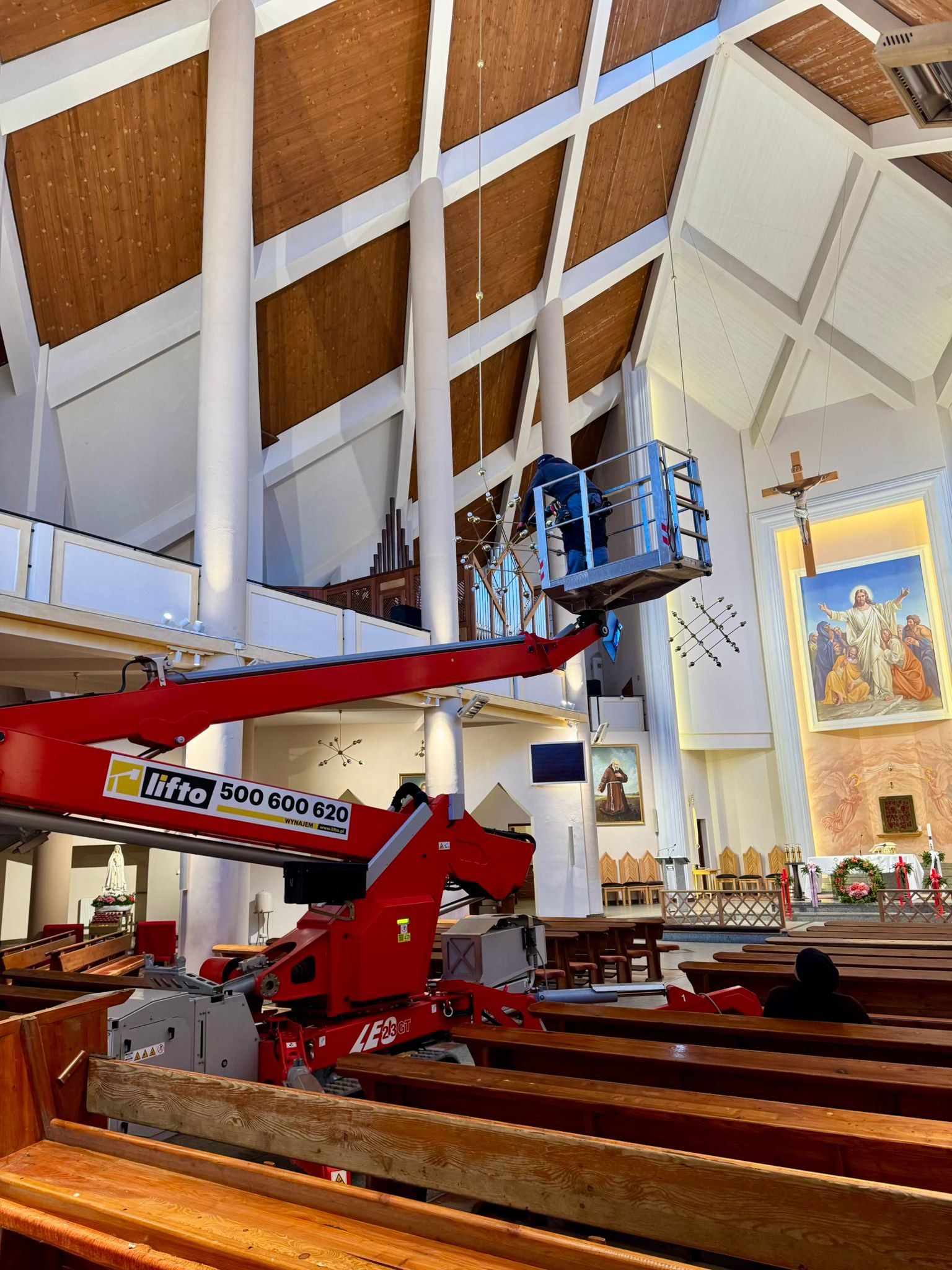 Ostatni etap prac przy oświetleniu